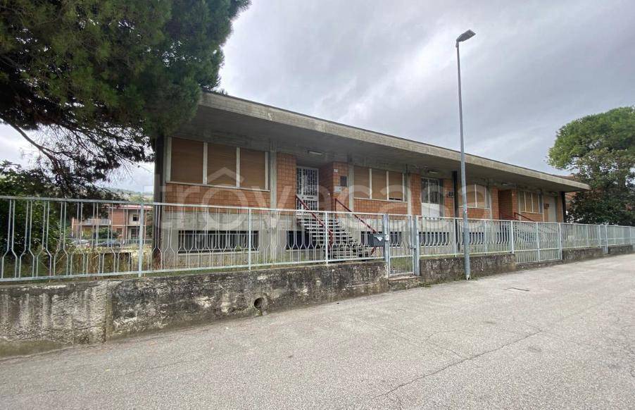 negozio in vendita a Pianoro in zona Pian di Macina