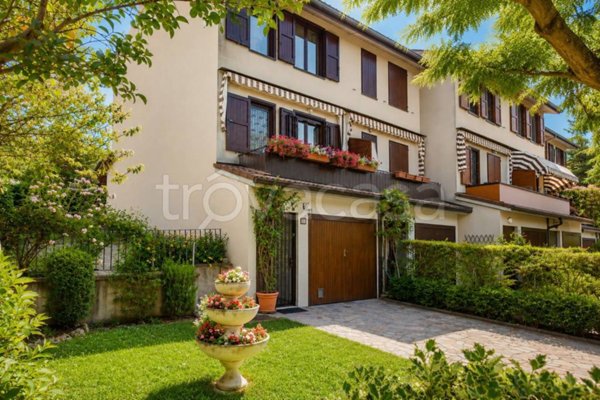 casa indipendente in vendita a Pianoro in zona Botteghino di Zocca