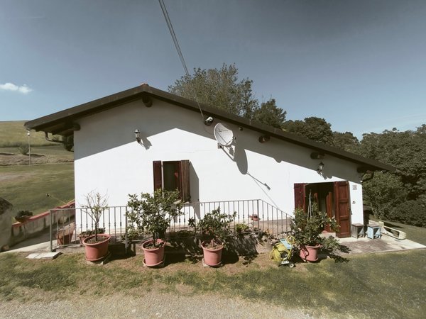 casa indipendente in vendita a Pianoro in zona Pian di Macina