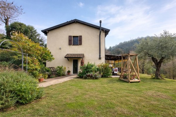 casa indipendente in vendita a Pianoro in zona Zula