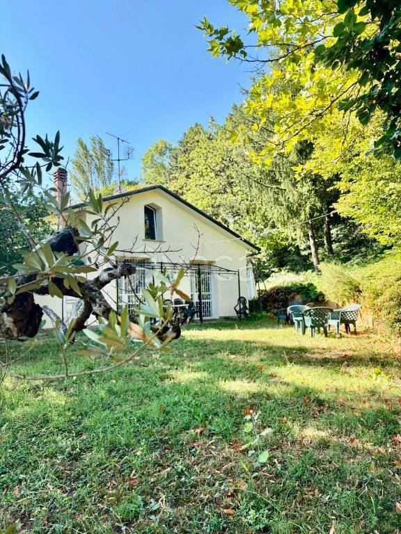 casa indipendente in vendita a Pianoro in zona Montecalvo