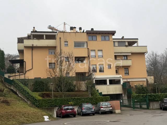 box auto in vendita a Pianoro in zona Pian di Macina