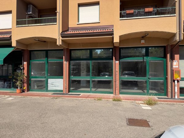 locale commerciale in vendita a Pianoro