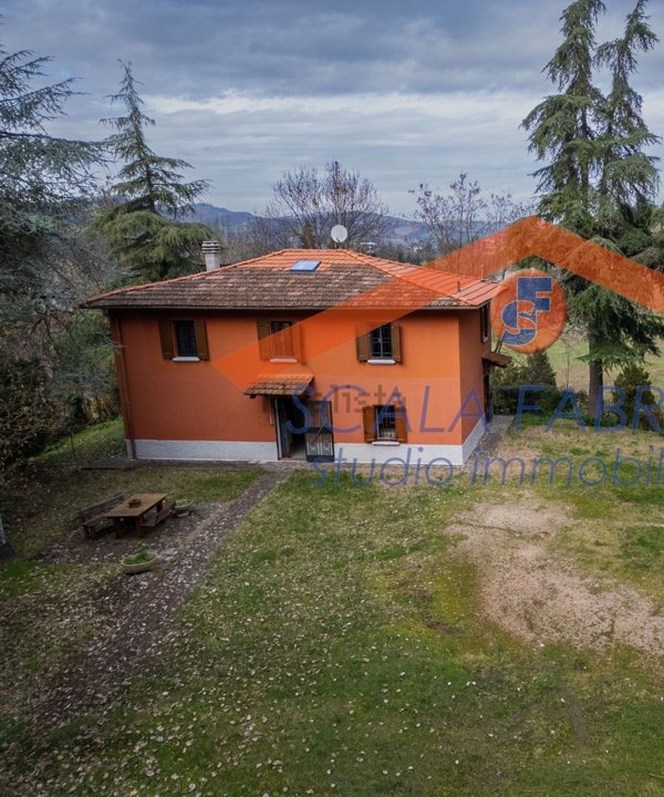 casa indipendente in vendita a Pianoro in zona Pian di Macina