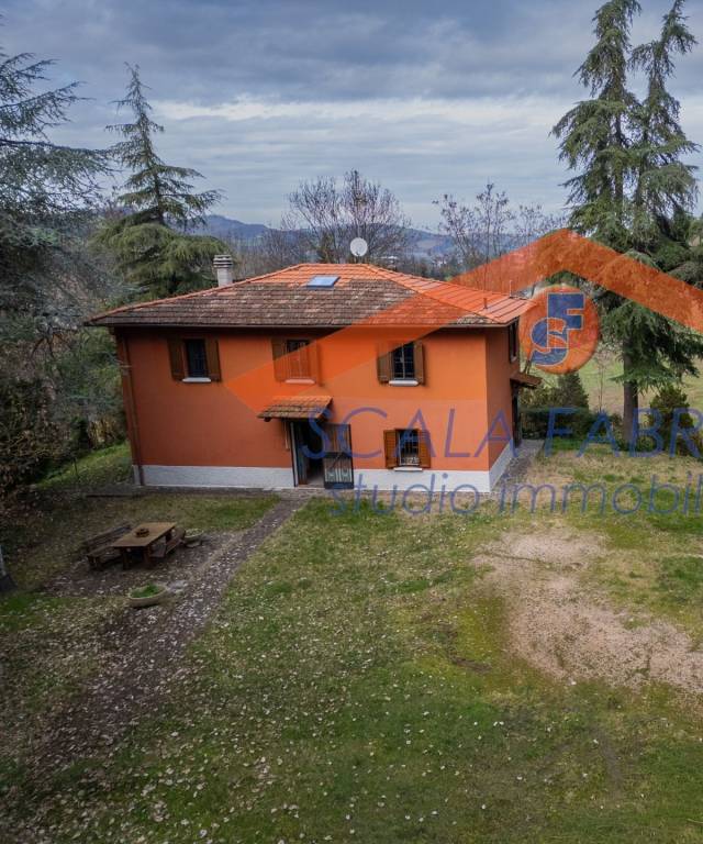 casa indipendente in vendita a Pianoro in zona Pian di Macina
