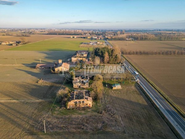 casale in vendita a Pieve di Cento