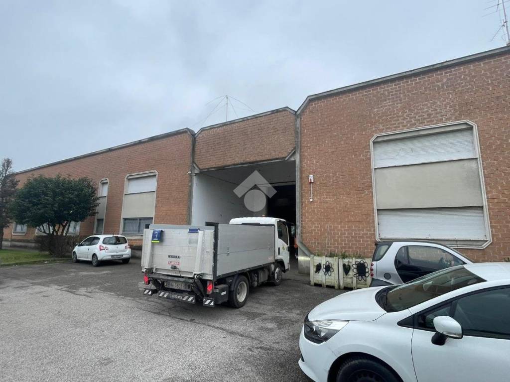 ufficio in vendita a Pieve di Cento