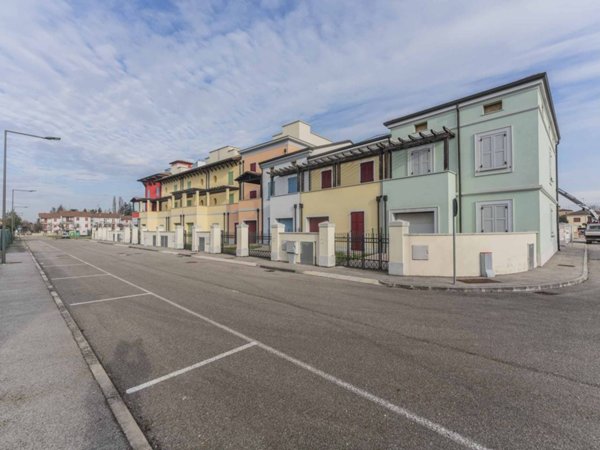 casa indipendente in vendita a Pieve di Cento