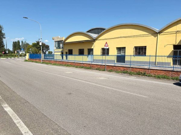 capannone in vendita a Pieve di Cento