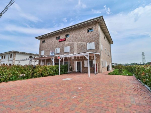 casa indipendente in vendita a Sala Bolognese in zona Osteria Nuova