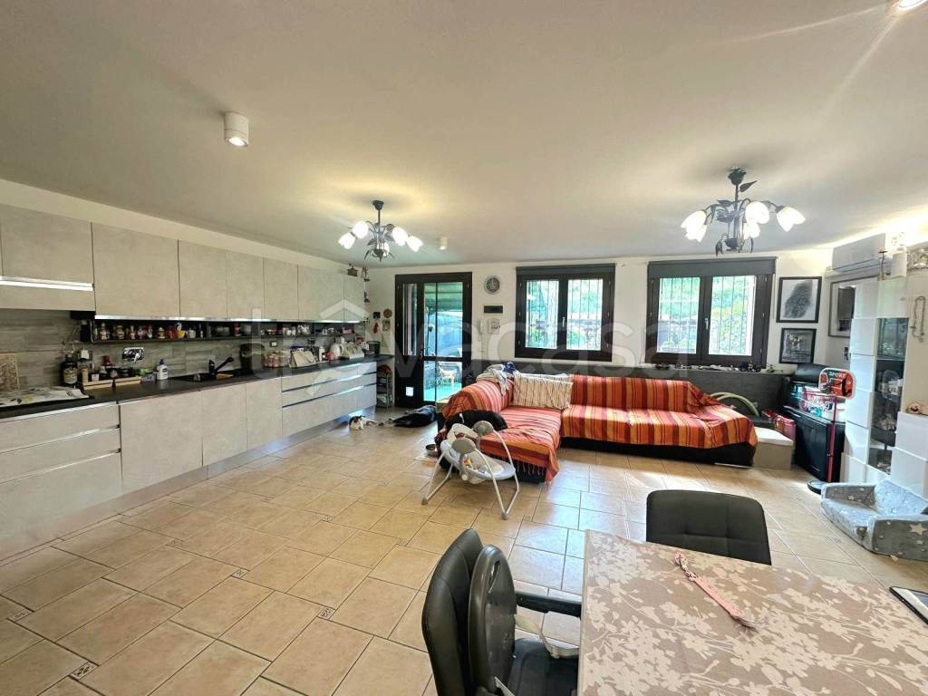 casa indipendente in vendita a Sala Bolognese in zona Padulle