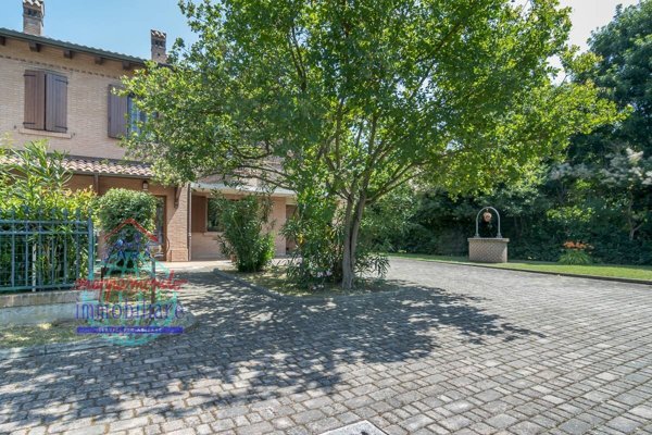 casa indipendente in vendita a Sala Bolognese in zona Osteria Nuova