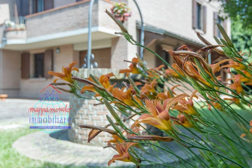 casa indipendente in vendita a Sala Bolognese in zona Osteria Nuova