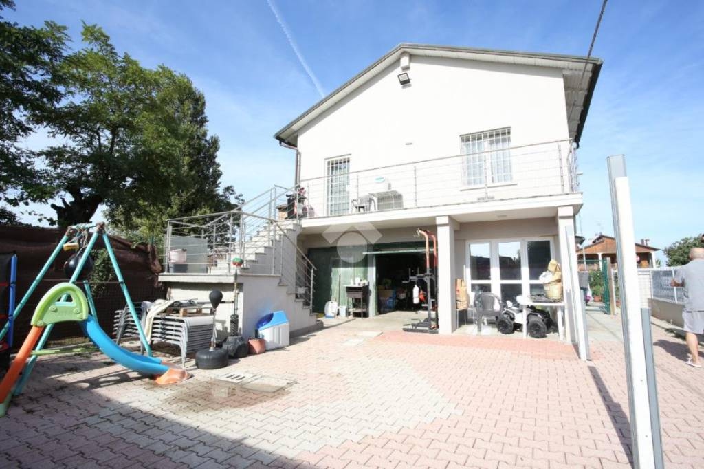 casa indipendente in vendita a Sala Bolognese in zona Sala