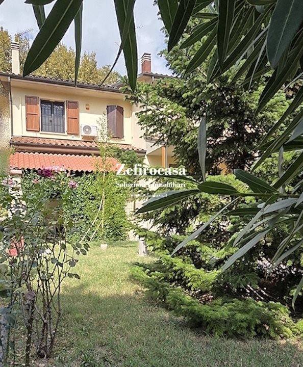 casa indipendente in vendita a Sala Bolognese in zona Osteria Nuova