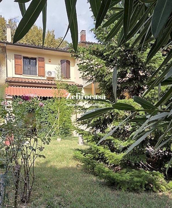 casa indipendente in vendita a Sala Bolognese in zona Osteria Nuova
