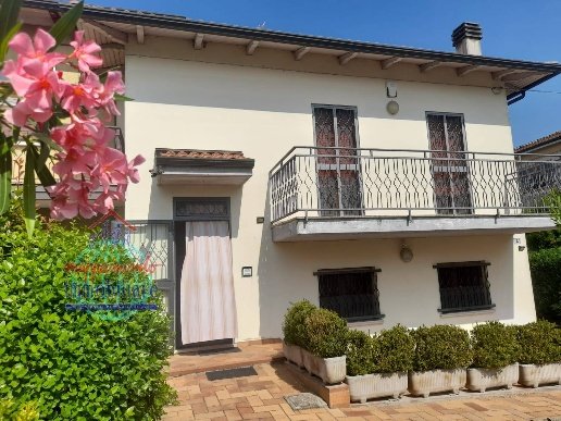 casa indipendente in vendita a Sala Bolognese in zona Padulle