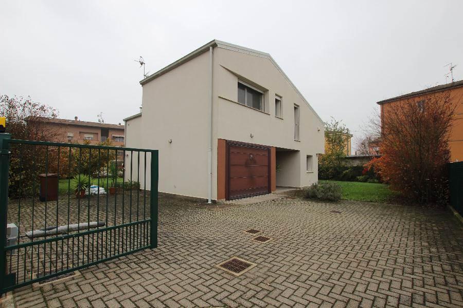 casa indipendente in vendita a Sala Bolognese in zona Padulle