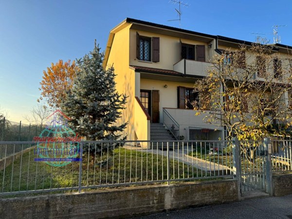 casa indipendente in vendita a Sala Bolognese in zona Osteria Nuova