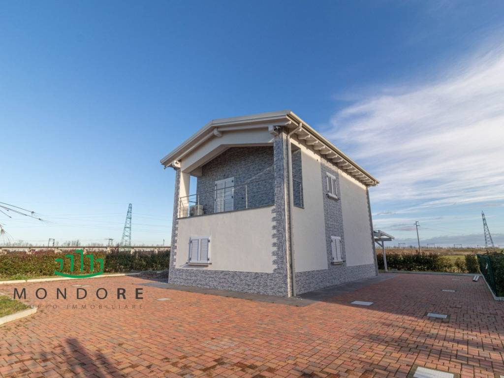 casa indipendente in vendita a Sala Bolognese in zona Osteria Nuova