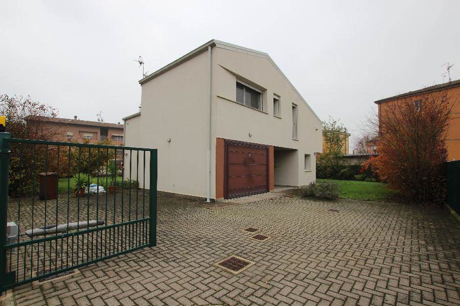 casa indipendente in vendita a Sala Bolognese in zona Padulle