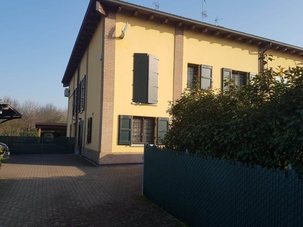casa indipendente in vendita a Sala Bolognese in zona Padulle