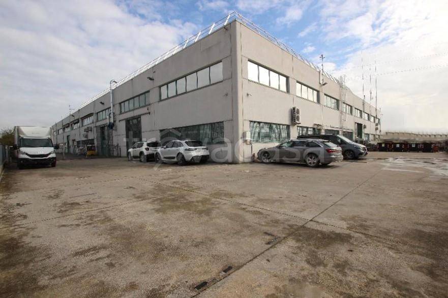 locale commerciale in vendita a Sala Bolognese