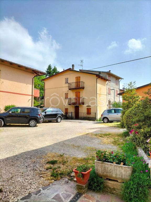 casa indipendente a San Benedetto Val di Sambro in zona Monteacuto Vallese