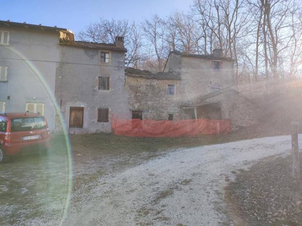 casa indipendente a San Benedetto Val di Sambro in zona Castel dell'Alpi