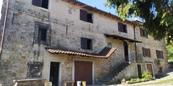 casa indipendente a San Benedetto Val di Sambro in zona Monteacuto Vallese