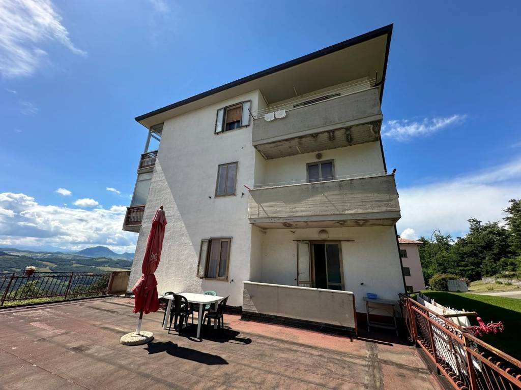 appartamento in vendita a San Benedetto Val di Sambro in zona Piano del Voglio