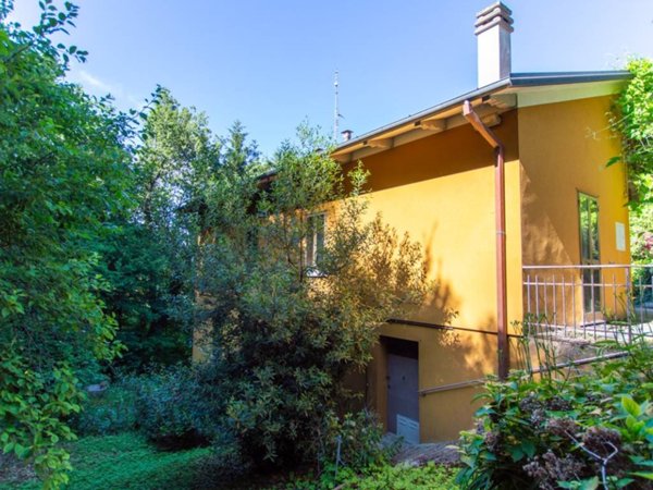 casa indipendente a San Benedetto Val di Sambro in zona La Villa di Cedrecchia