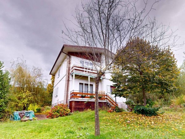 casa indipendente a San Benedetto Val di Sambro in zona Piano del Voglio