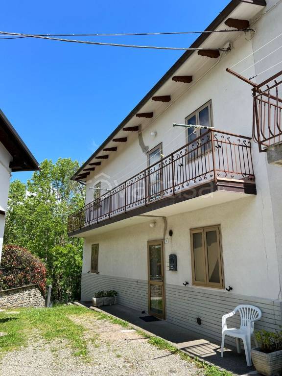 casa indipendente a San Benedetto Val di Sambro in zona Castel dell'Alpi