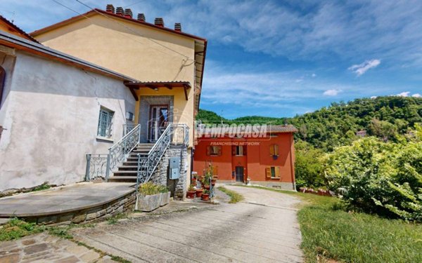 casa indipendente a San Benedetto Val di Sambro in zona Piano del Voglio