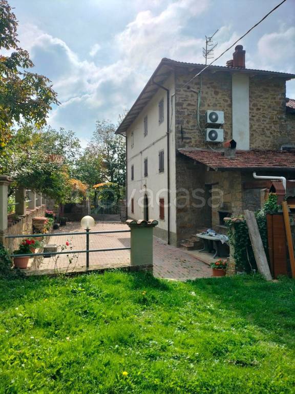 casa indipendente a San Benedetto Val di Sambro in zona Piano del Voglio