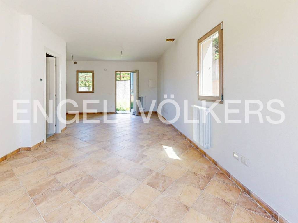 casa indipendente a San Benedetto Val di Sambro in zona Piano del Voglio