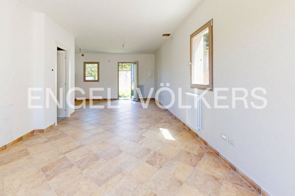 casa indipendente a San Benedetto Val di Sambro in zona Piano del Voglio