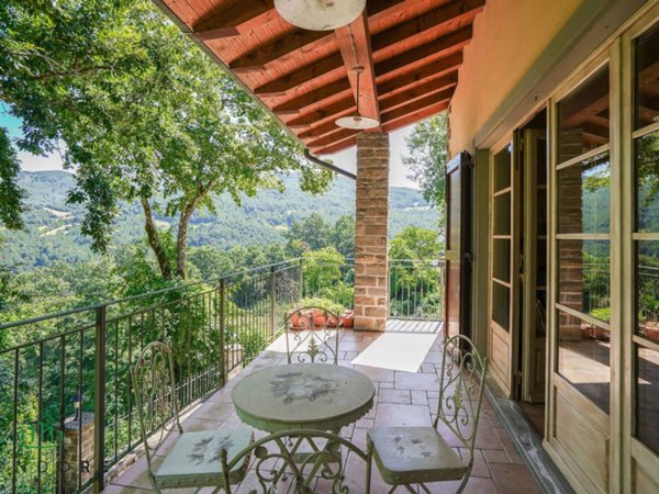 casa indipendente a San Benedetto Val di Sambro in zona Castel dell'Alpi