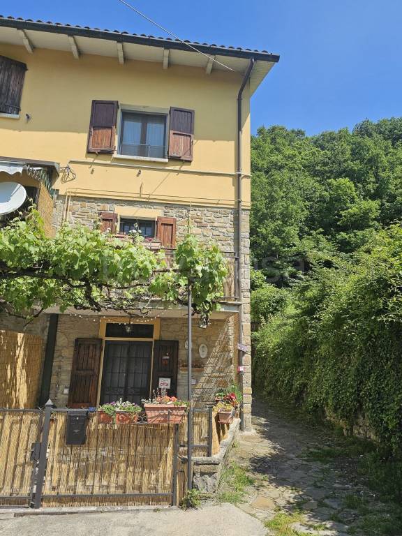 casa indipendente in vendita a San Benedetto Val di Sambro in zona Ripoli