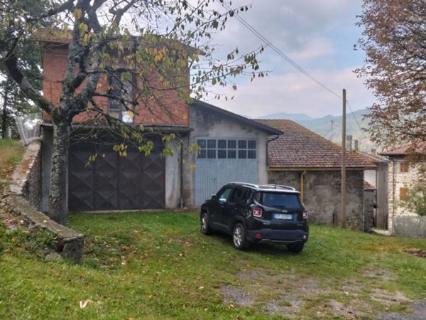 casa indipendente a San Benedetto Val di Sambro in zona Piano del Voglio