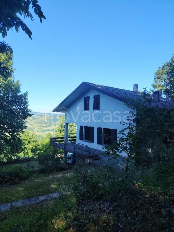 casa indipendente a San Benedetto Val di Sambro in zona Monte Fredente