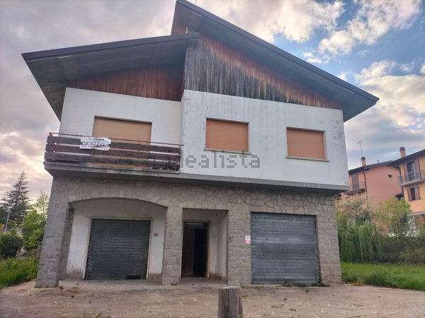 casa indipendente in vendita a San Benedetto Val di Sambro