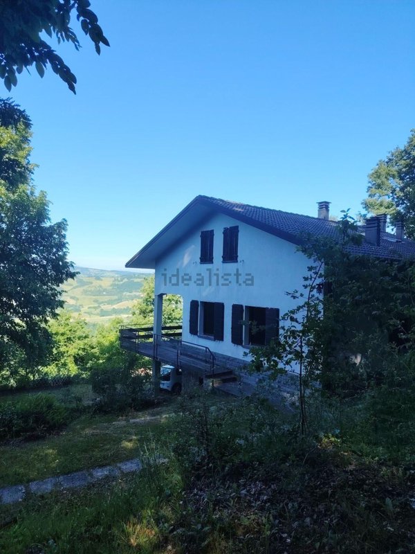 casa indipendente a San Benedetto Val di Sambro in zona Monte Fredente