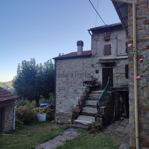 appartamento a San Benedetto Val di Sambro in zona Madonna dei Fornelli