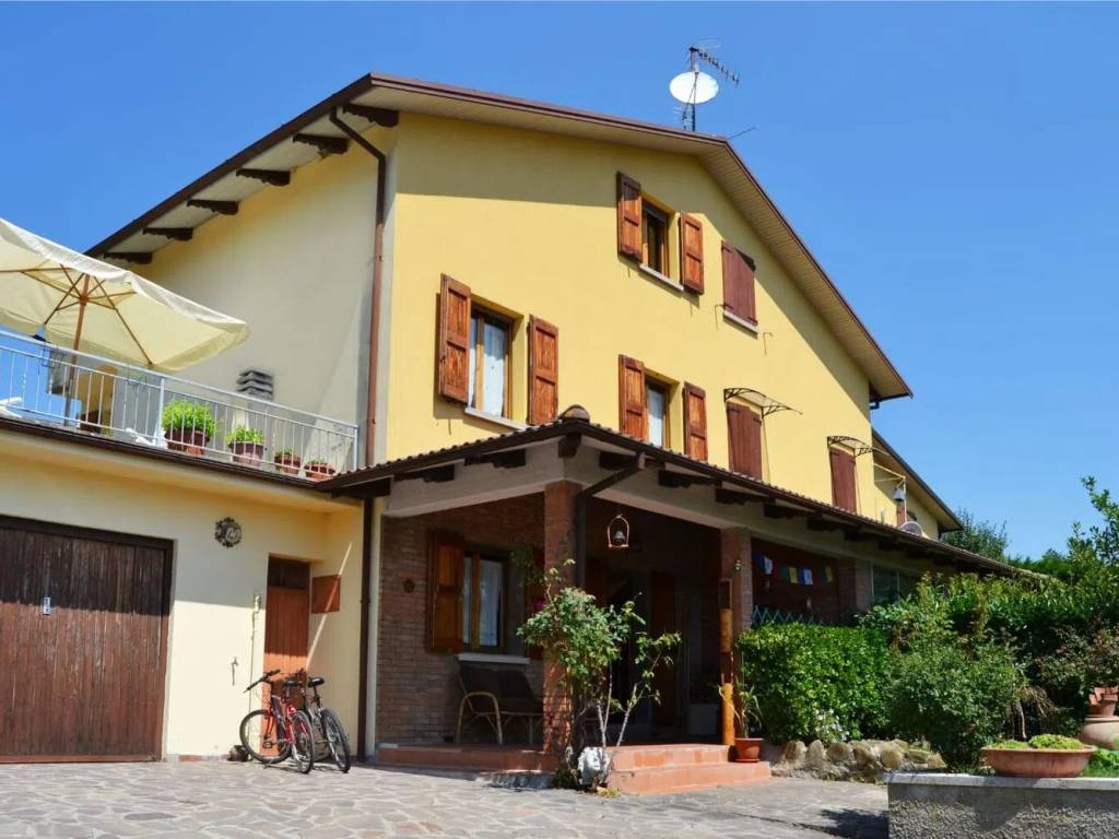 casa indipendente a San Benedetto Val di Sambro in zona Madonna dei Fornelli