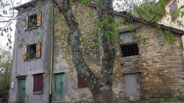 casale in vendita a San Benedetto Val di Sambro in zona Madonna dei Fornelli