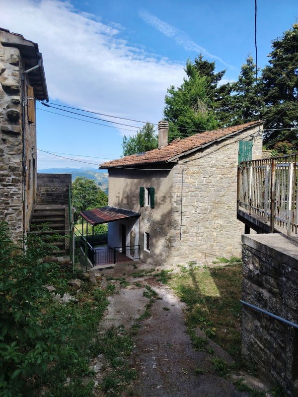 casa indipendente a San Benedetto Val di Sambro in zona Monte Fredente