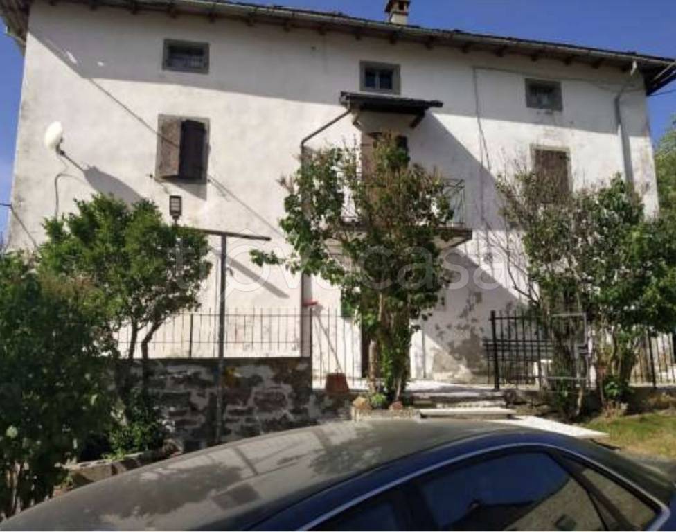 casa indipendente a San Benedetto Val di Sambro in zona Monte Fredente