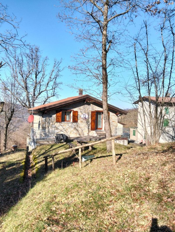 casa indipendente a San Benedetto Val di Sambro in zona Monte Fredente